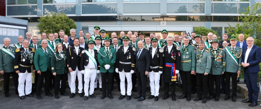 Landrat Christoph Rüther begrüßte große Schützenrunde zum gemeinsamen Austausch im Paderborner Kreishaus © Antje Mertens